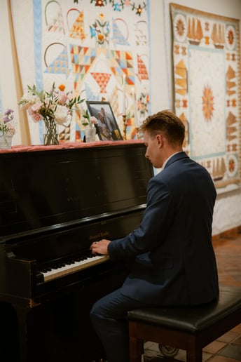 Gallery photo 2 of Tommy Biglin, Utah Valley Jazz Piano