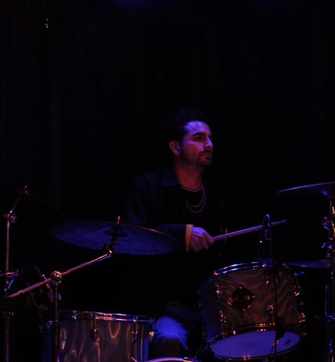 Gallery photo 6 of Tommy Drums