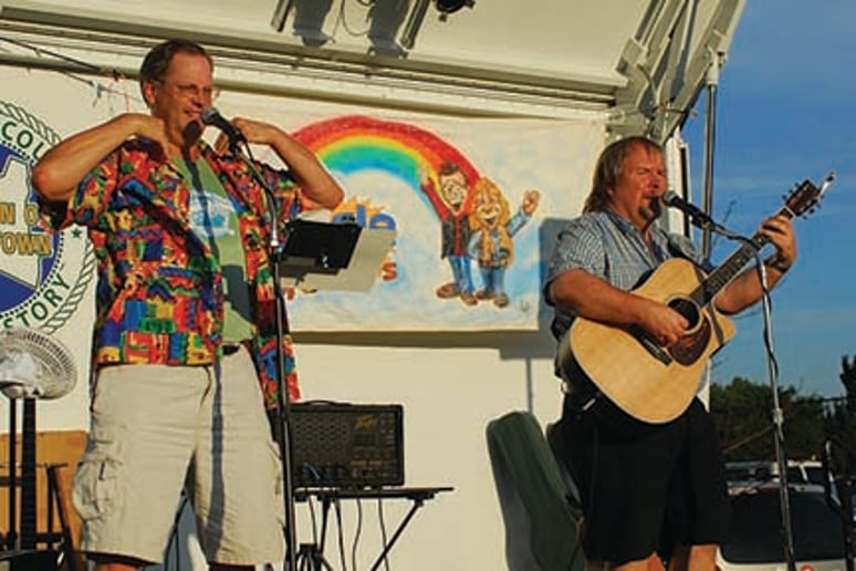Gallery photo 3 of Tommy Gardner & The Uncle Brothers