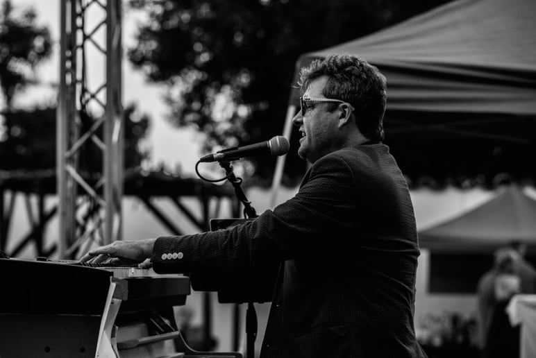 Gallery photo 1 of Tommy Reeves