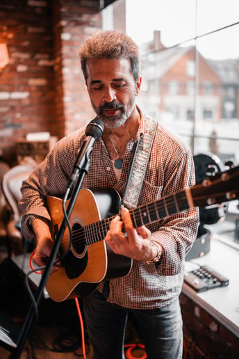 Gallery photo 4 of Tony Regets Private Event Performer