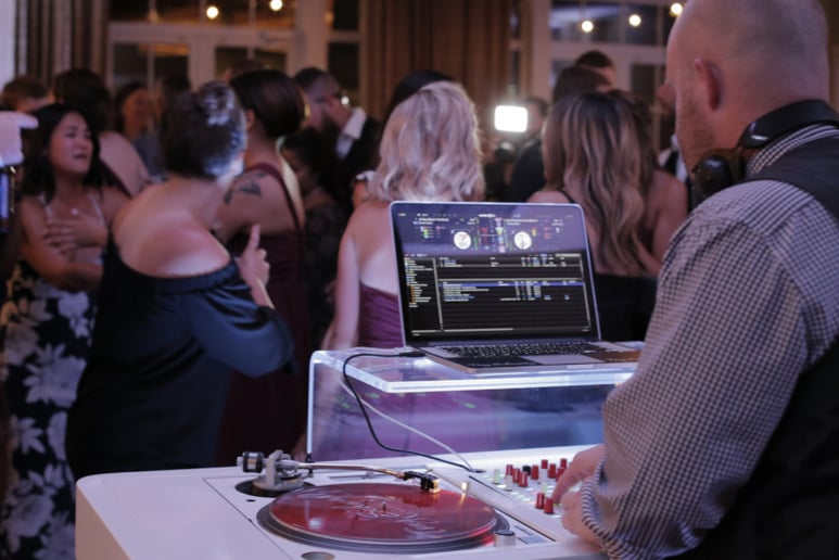 Gallery photo 6 of Tony Schwartz: Wedding MC & DJ