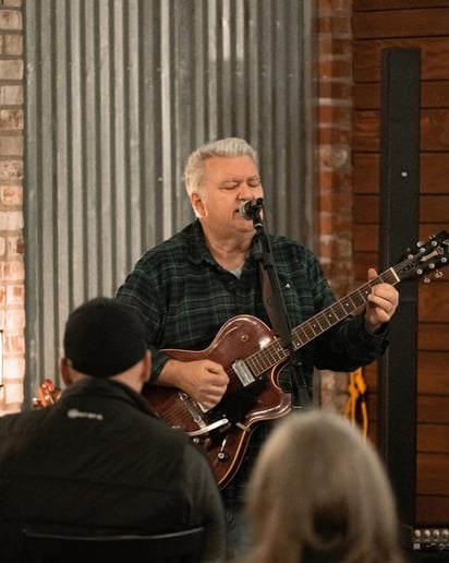 Gallery photo 1 of Tony Serzo