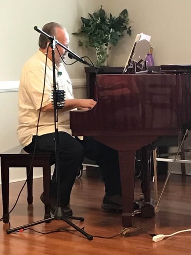 Gallery photo 1 of Tony the Piano Man