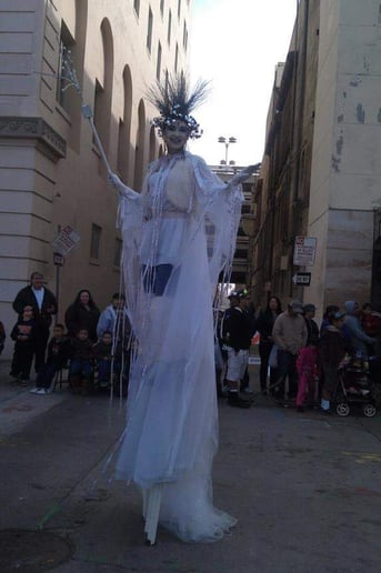 Gallery photo 6 of Tootsie Gazelle Stilt Walker