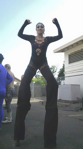 Gallery photo 9 of Tootsie Gazelle Stilt Walker