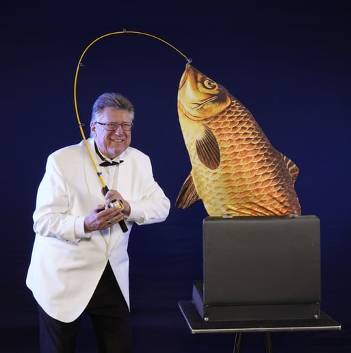 Gallery photo 4 of Elliott Hitchcock, Explosive Comedy Magic!