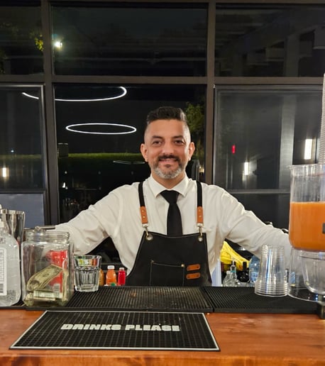 Gallery photo 4 of Top Shelf Bartend