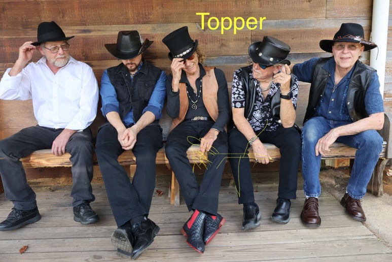 Gallery photo 4 of Topper