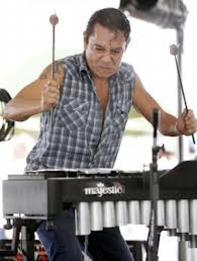 Gallery photo 4 of Toro Flores