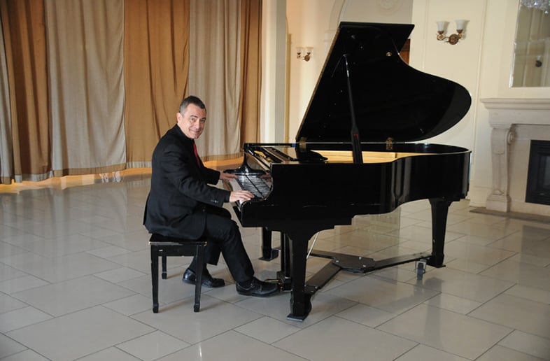 Gallery photo 1 of Toronto's Award-Winning Accordion Player