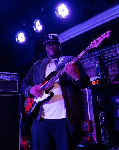 Gallery photo 4 of Touring Musician
