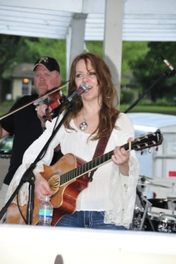 Gallery photo 5 of Tracy Allison & The Drive