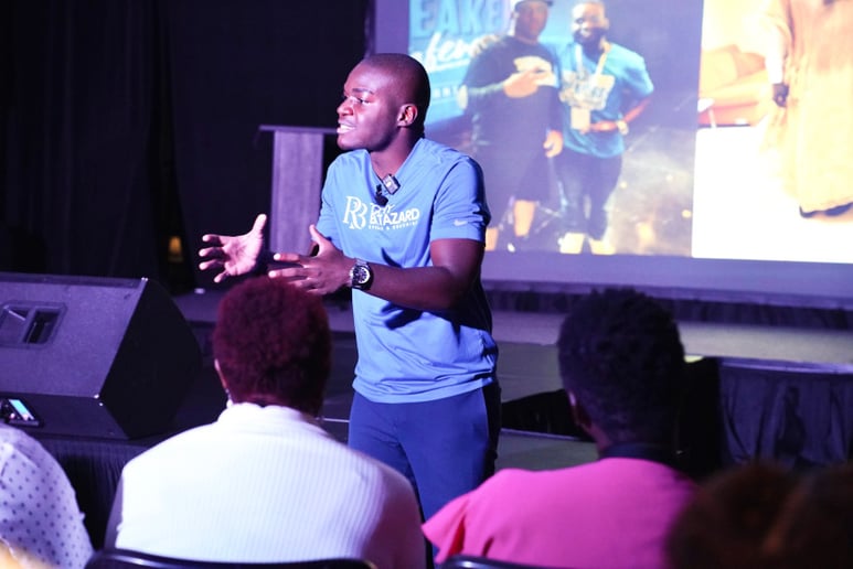 Gallery photo 9 of Transformational Speaker