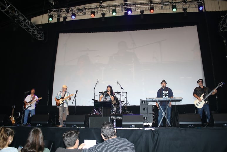 Gallery photo 2 of Traxx