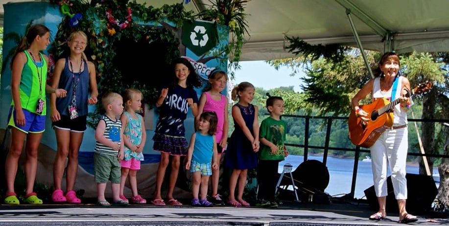 Gallery photo 9 of Tricia & The Toonies