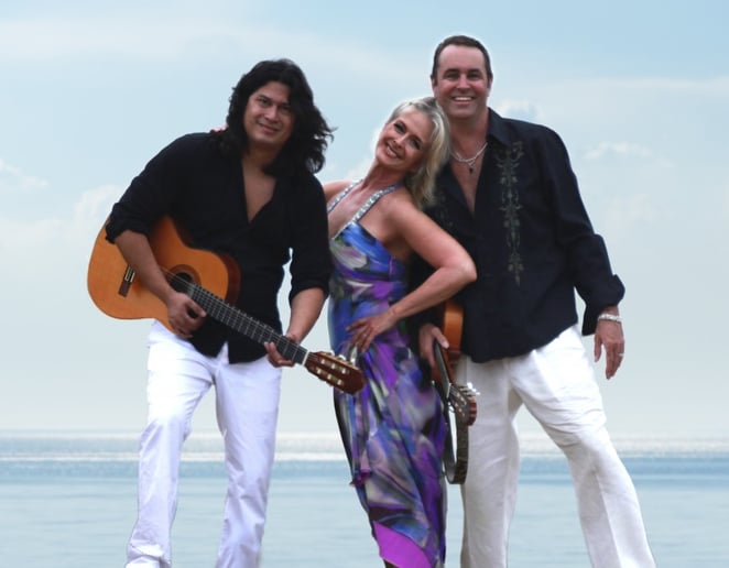 Gallery photo 2 of Trio Caliente