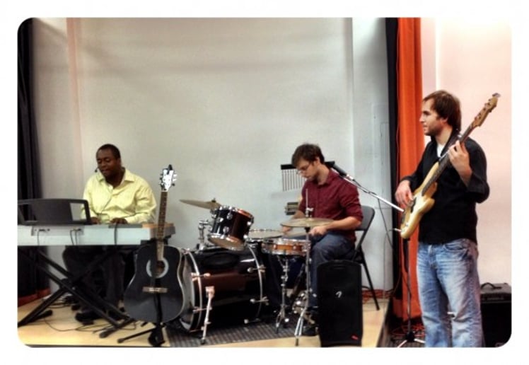 Gallery photo 2 of Trio de Leon
