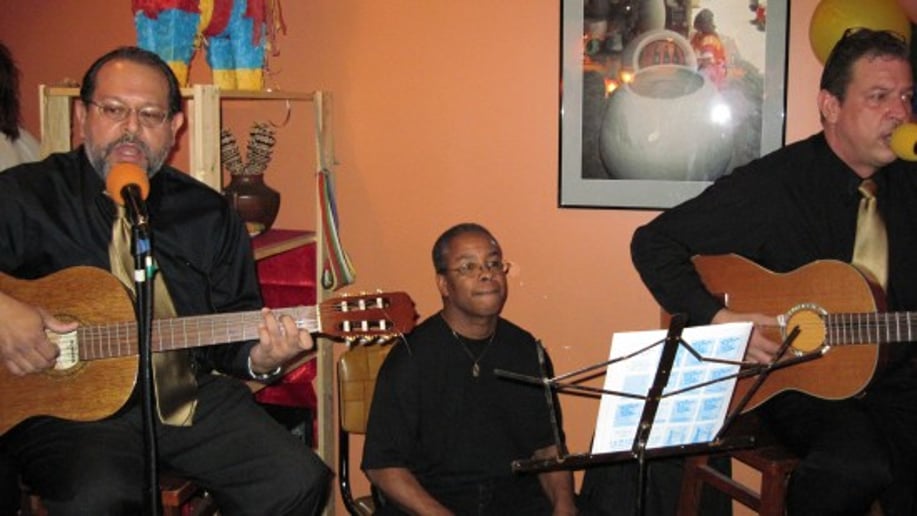 Gallery photo 5 of Trio Los Claveles