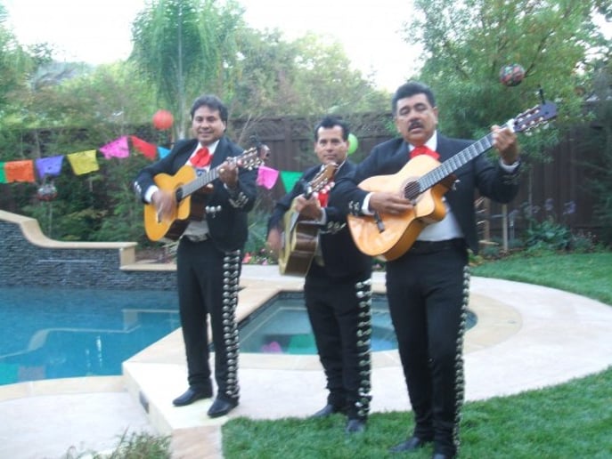 Gallery photo 11 of Trio Sol de Mexico