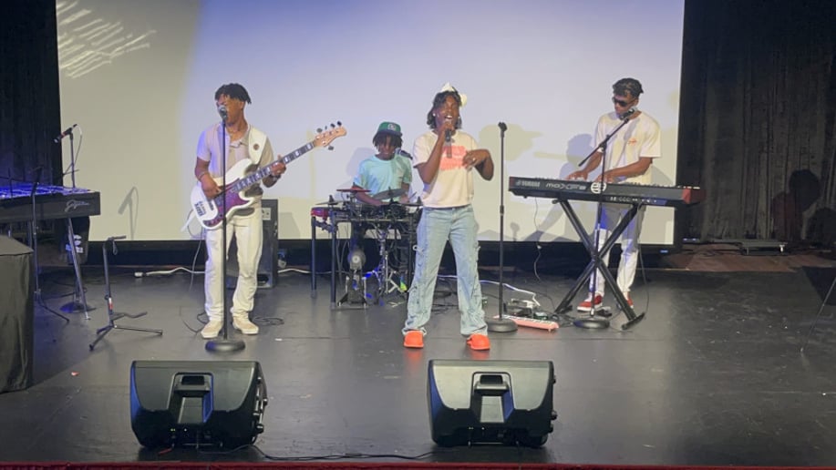 Gallery photo 2 of Trip J Band