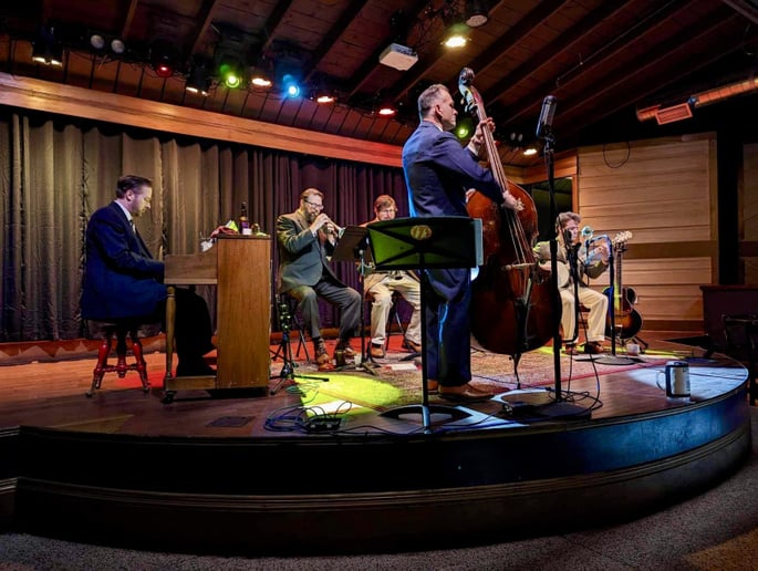 Gallery photo 3 of Troubadours of Rhythm