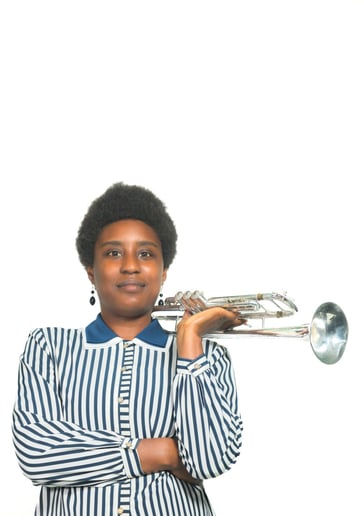 Gallery photo 3 of Trumpet Wom