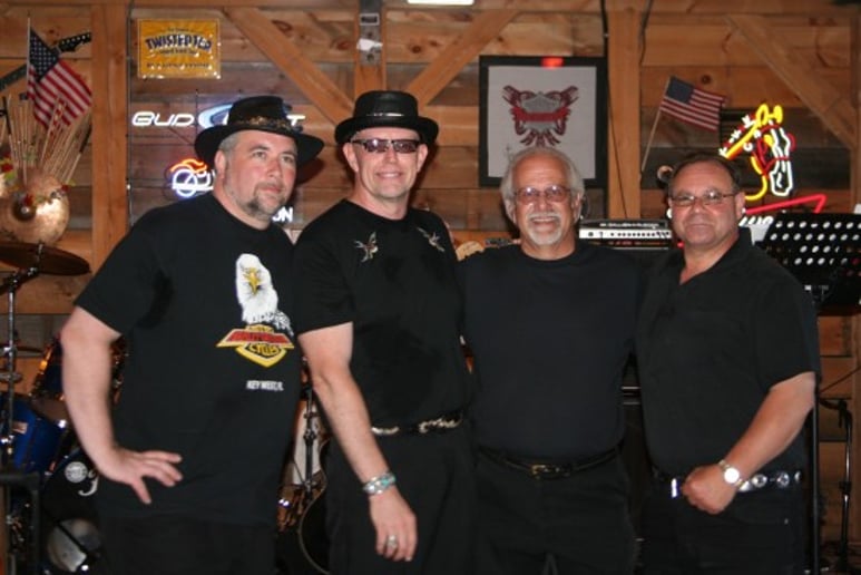 Gallery photo 1 of Tweed Brothers Band