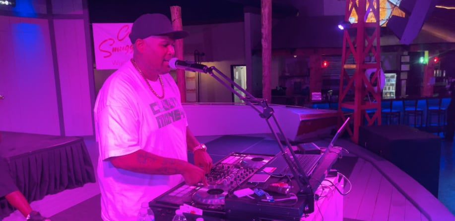 Gallery photo 8 of Twin The Dj