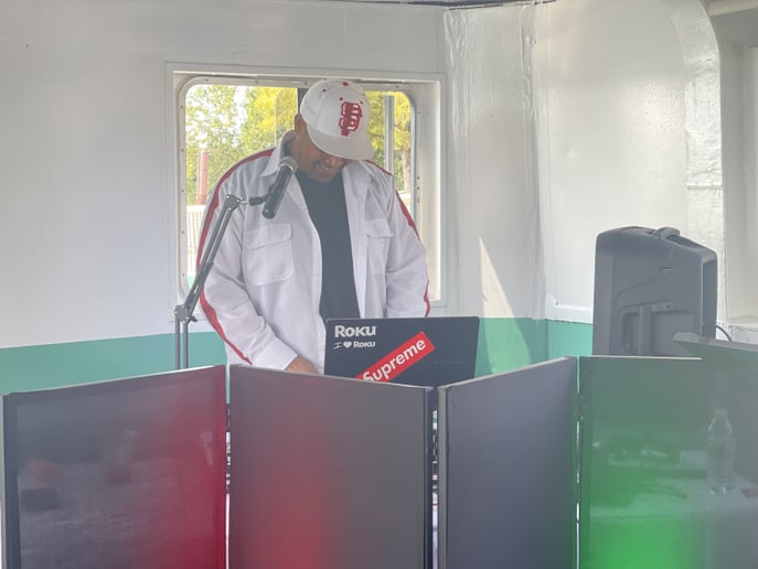 Gallery photo 6 of Twin The Dj
