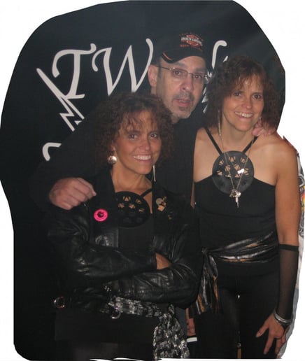 Gallery photo 7 of TwinSister