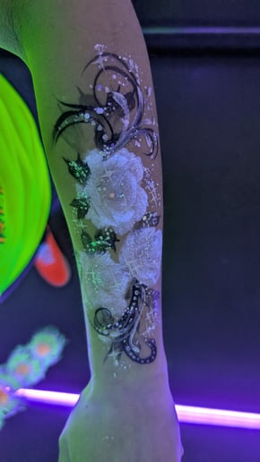 Gallery photo 7 of Twist & Glow