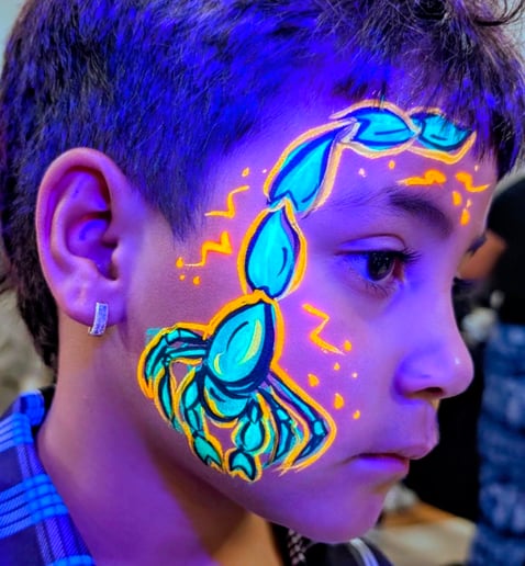 Gallery photo 4 of Twist & Glow