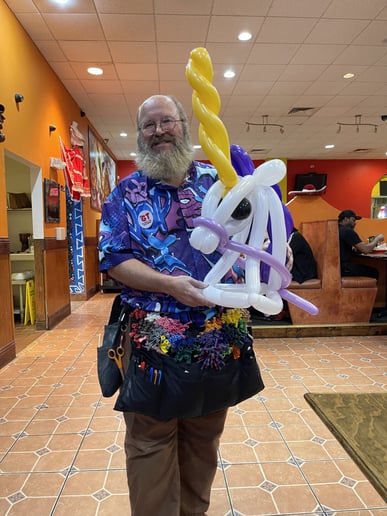 Gallery photo 3 of Twist Kringle, Balloon Twisting Santa
