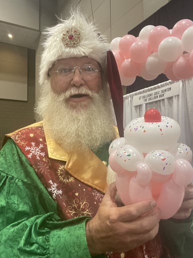 Gallery photo 6 of Twist Kringle, Balloon Twisting Santa