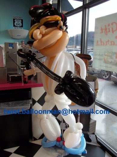 Gallery photo 19 of Twist The Balloonman