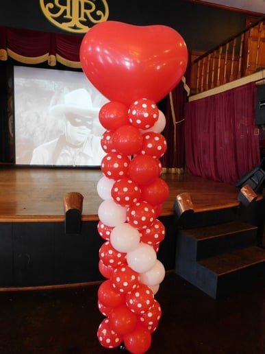 Gallery photo 14 of Twist The Balloonman