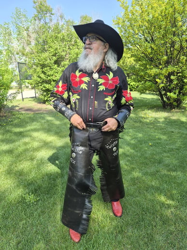 Gallery photo 4 of Twistin Tex Balloonist & Comedy Magician