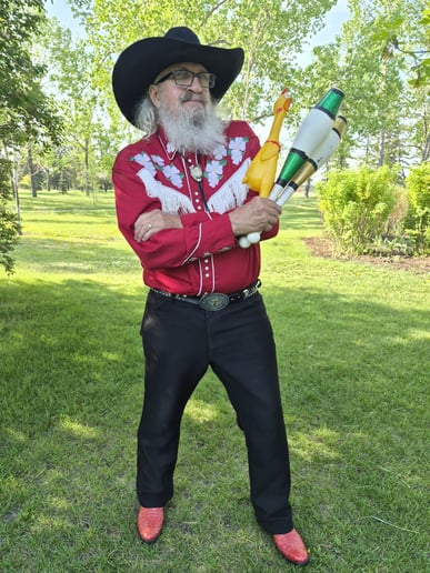 Gallery photo 5 of Twistin Tex Balloonist & Comedy Magician