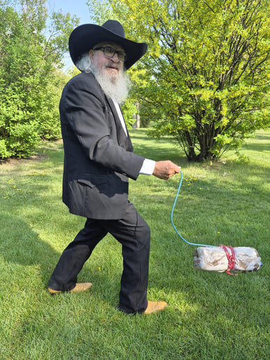 Gallery photo 6 of Twistin Tex Balloonist & Comedy Magician