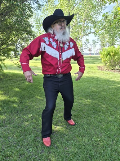 Gallery photo 9 of Twistin Tex Balloonist & Comedy Magician