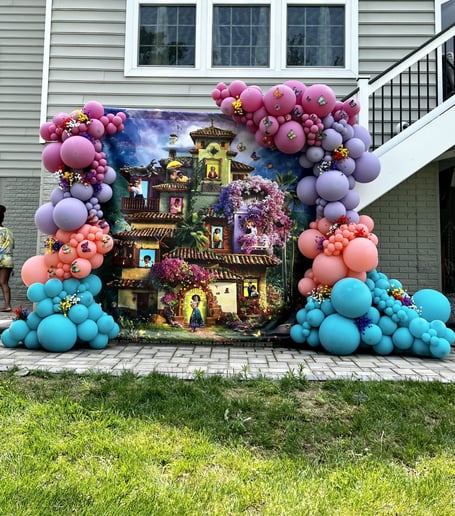 Gallery photo 8 of Twisty Twirly Balloons