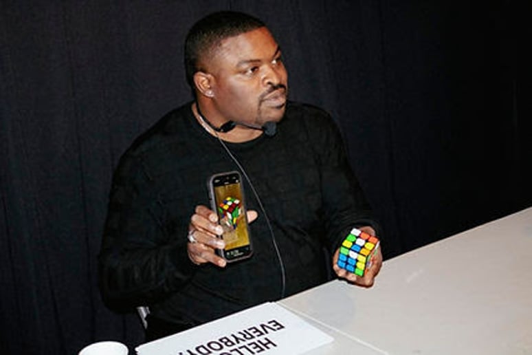 Gallery photo 5 of Magic With Uki | Interactive Magician for Private Events