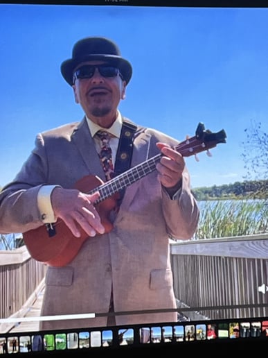 Gallery photo 4 of Ukul-Eddie