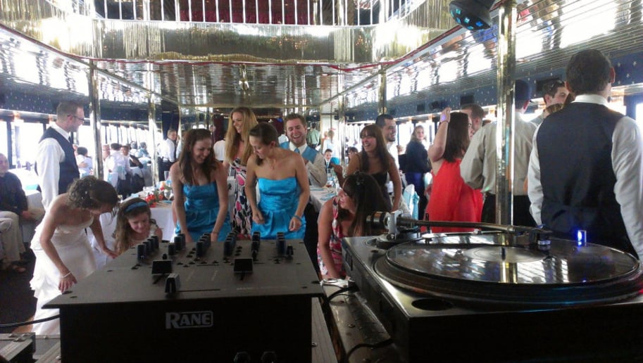 Gallery photo 1 of Uliversal Sounds