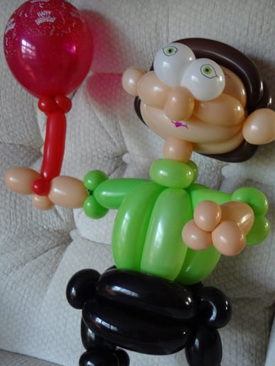 Gallery photo 4 of Rich & Sue - Balloon Twisting and Face Painting