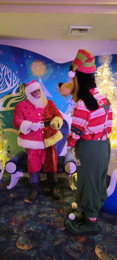 Gallery photo 2 of Uncle Santa