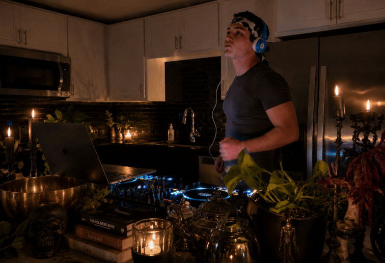 Gallery photo 1 of Underground Electronic DJ