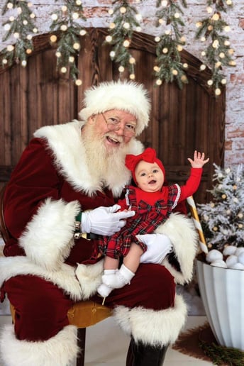 Gallery photo 2 of Uneeda Santa