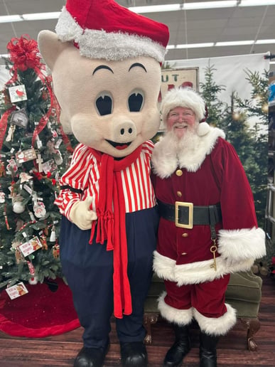 Gallery photo 4 of Uneeda Santa